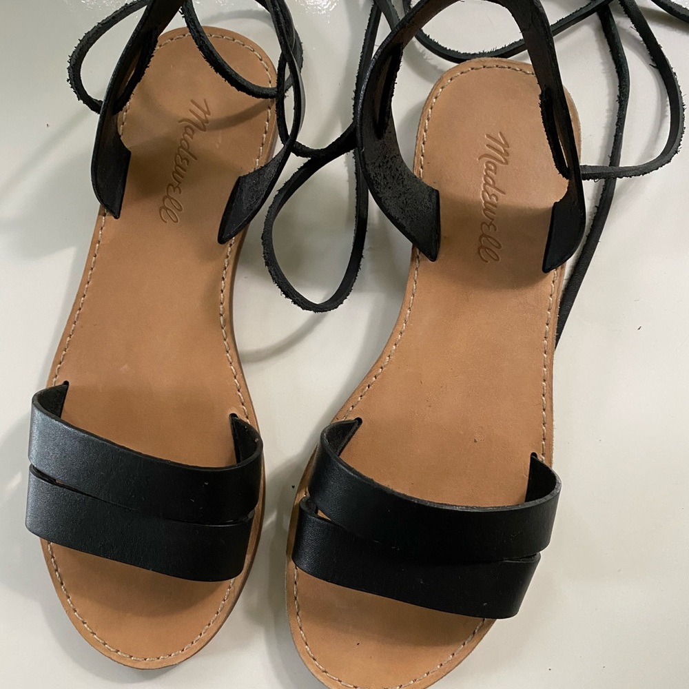 NWOT Madewell Black Leather Strappy Flat Sandals - Picture 1 of 4